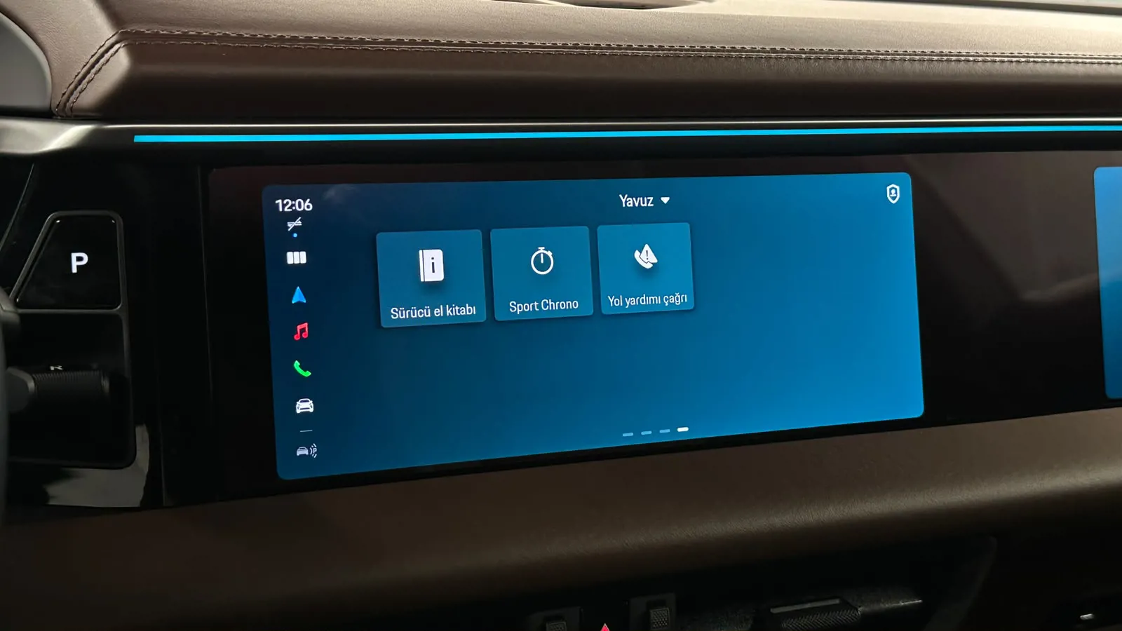 Porsche  MACAN 4