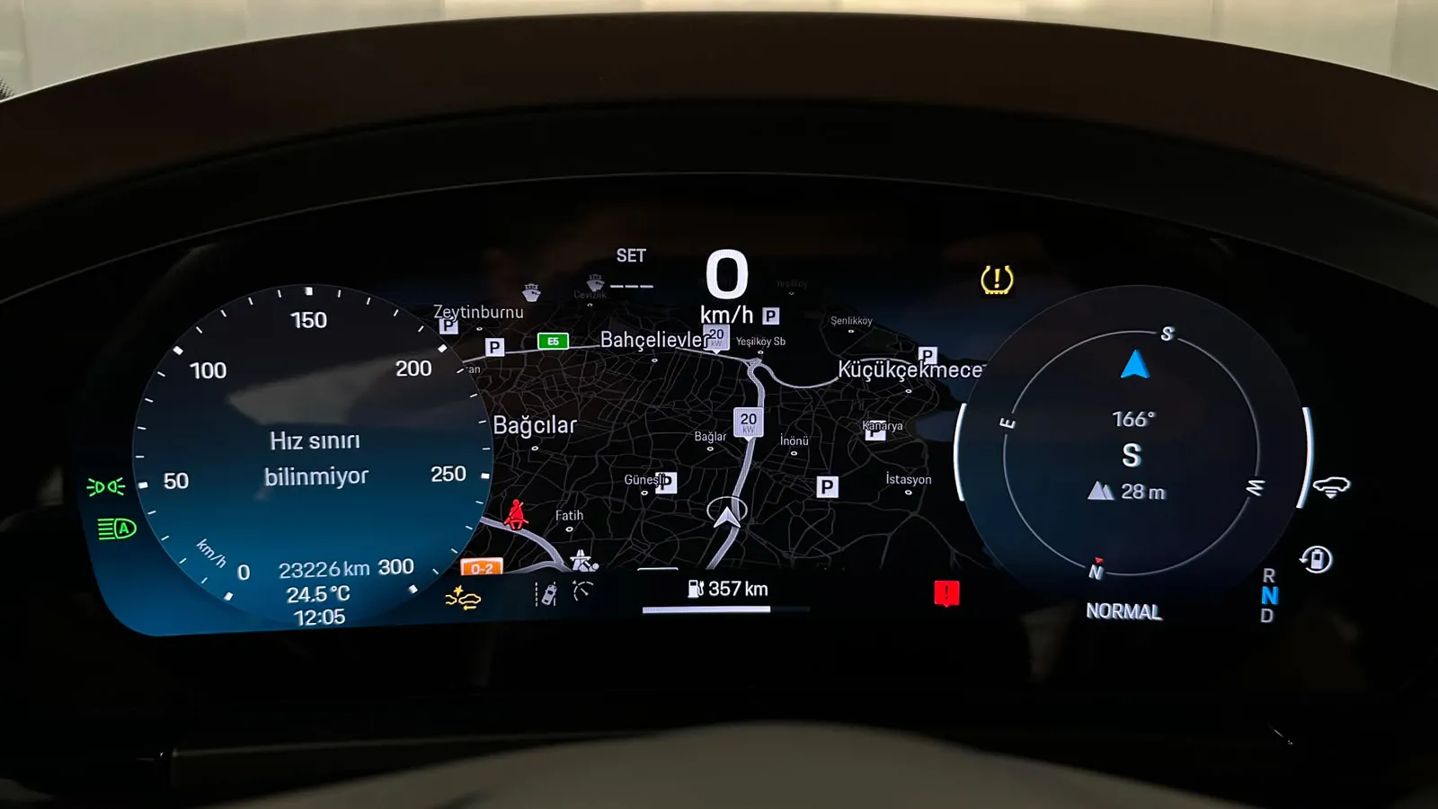Porsche  MACAN 4