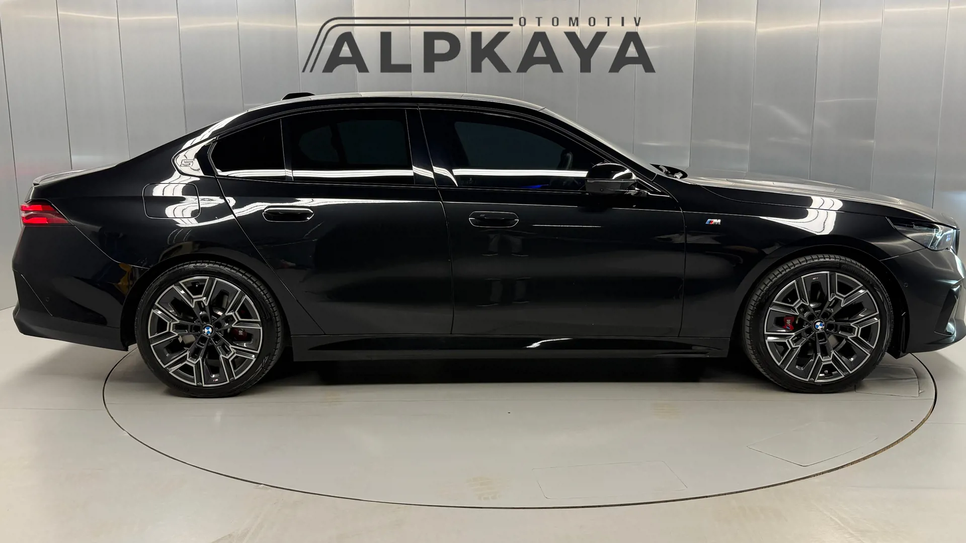 BMW 520I M SPORT