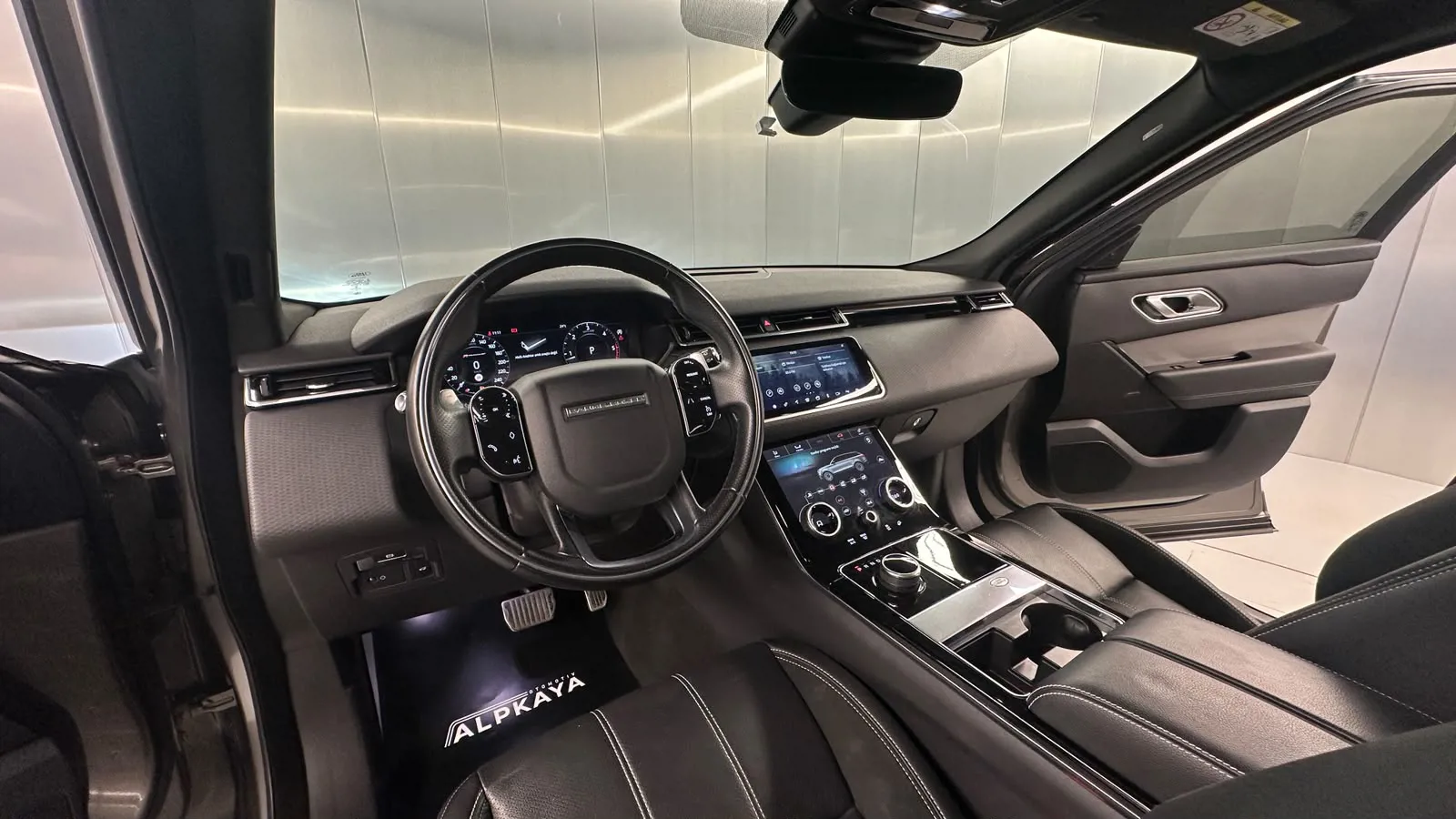 Rover VELAR 2.0 TD4 R-DYNAMIC S 