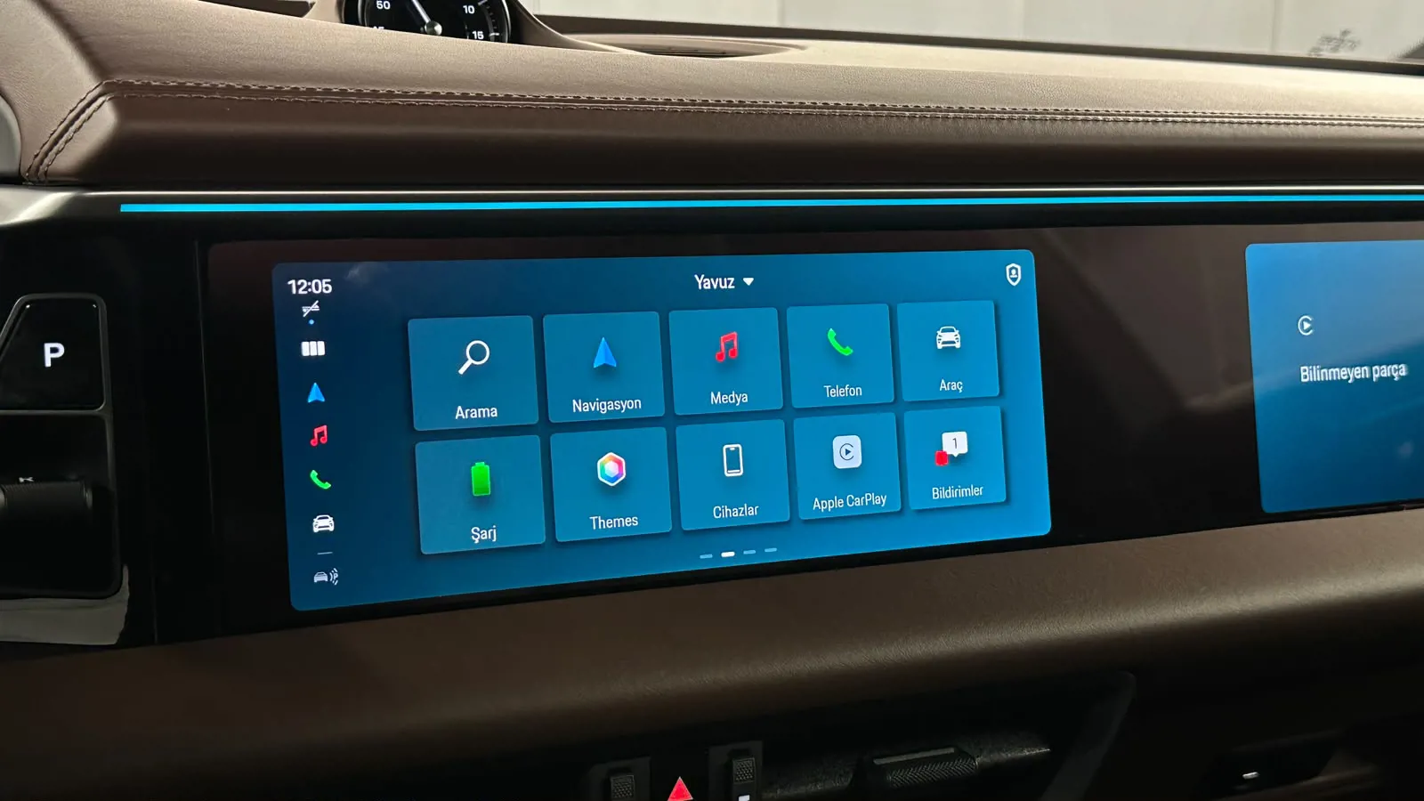Porsche  MACAN 4