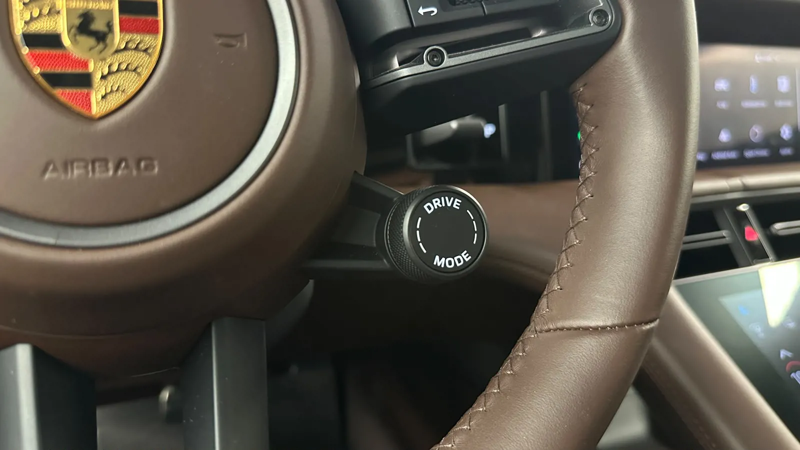 Porsche TAYCAN TURBO S 